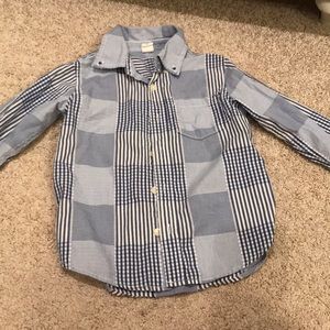 long sleeve buttoned down shirt